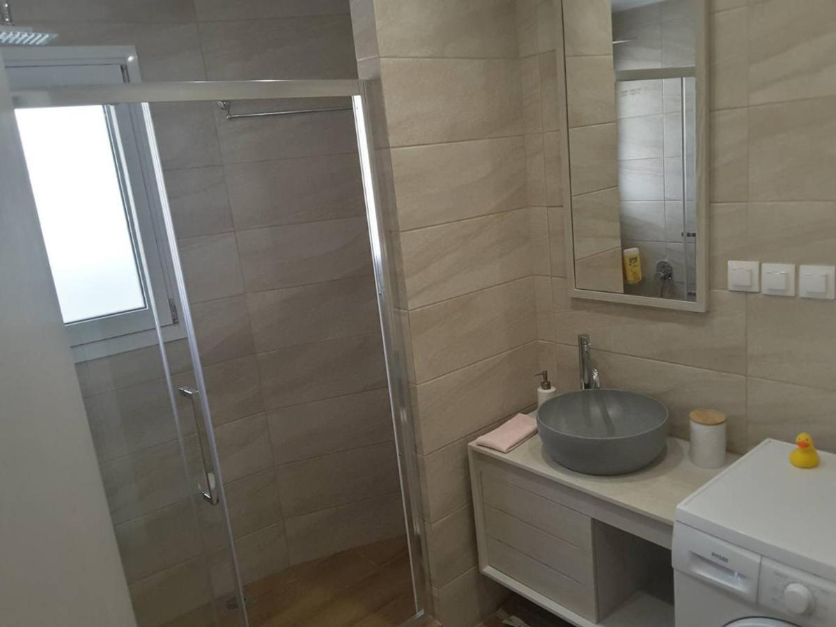 Seaview Apartment In Theheart Of Loutraki Dış mekan fotoğraf