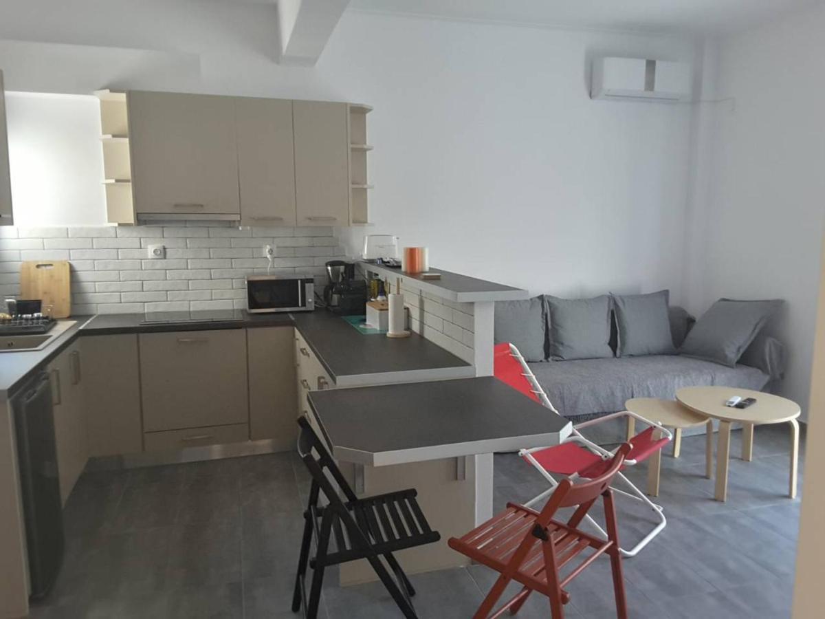 Seaview Apartment In Theheart Of Loutraki Dış mekan fotoğraf